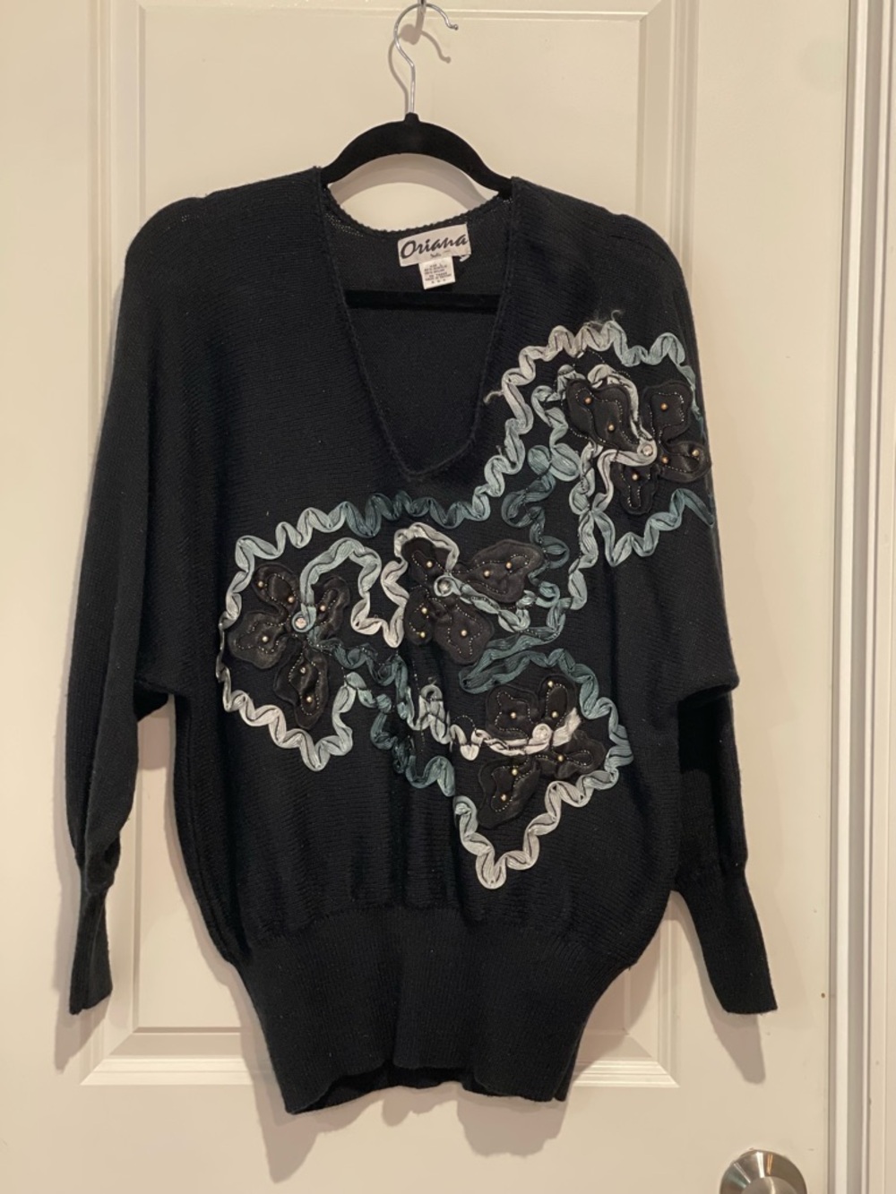 Black vintage V-Neck Embellished Sweater - Picture 4 of 4